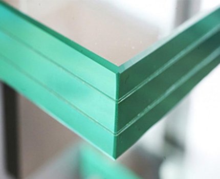 LAMINATED GLASS